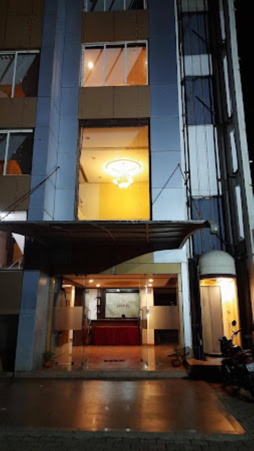 Hotel Maratha Palace,Satara Buitenkant foto