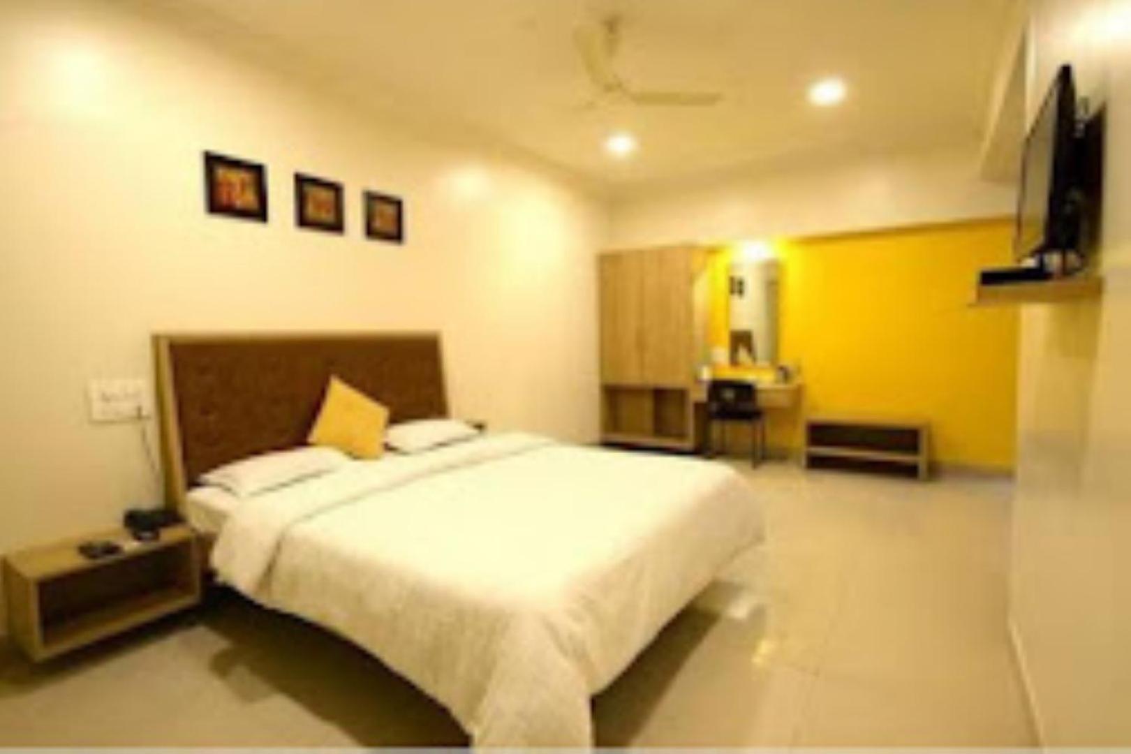 Hotel Maratha Palace,Satara Buitenkant foto