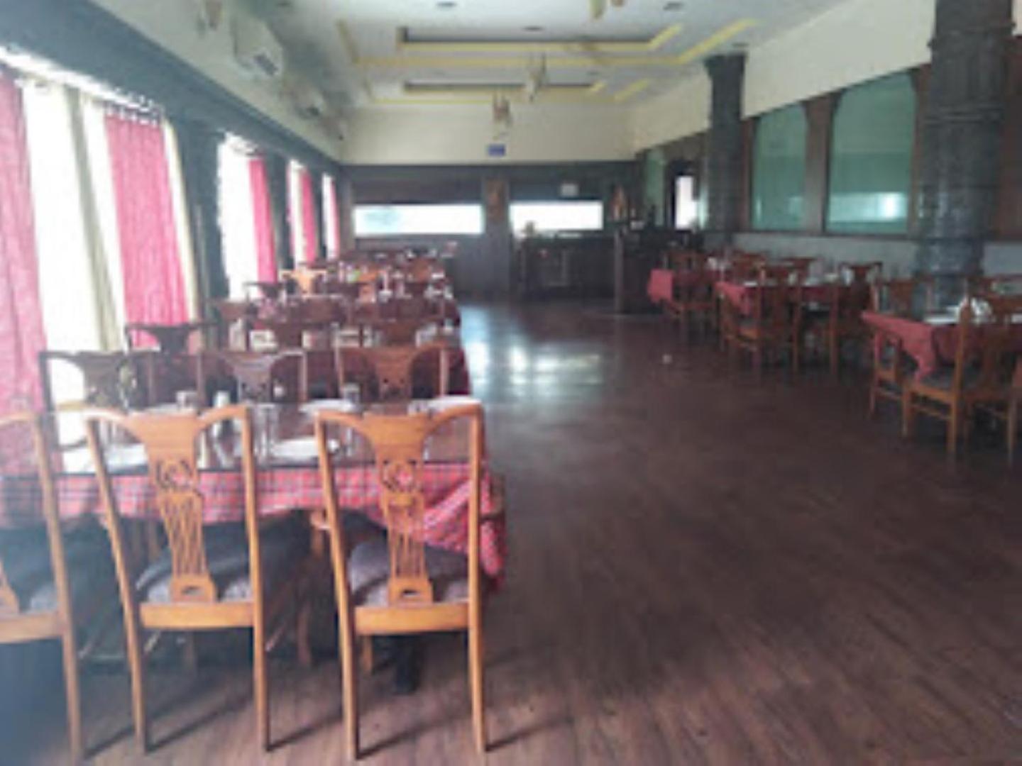 Hotel Maratha Palace,Satara Buitenkant foto