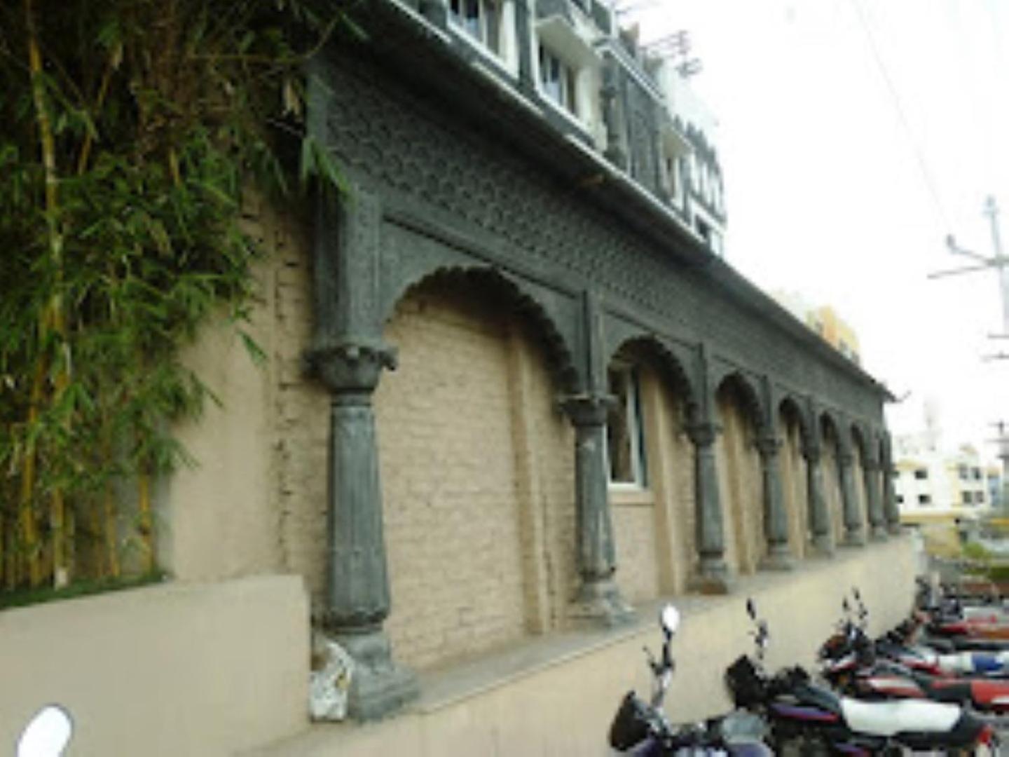 Hotel Maratha Palace,Satara Buitenkant foto