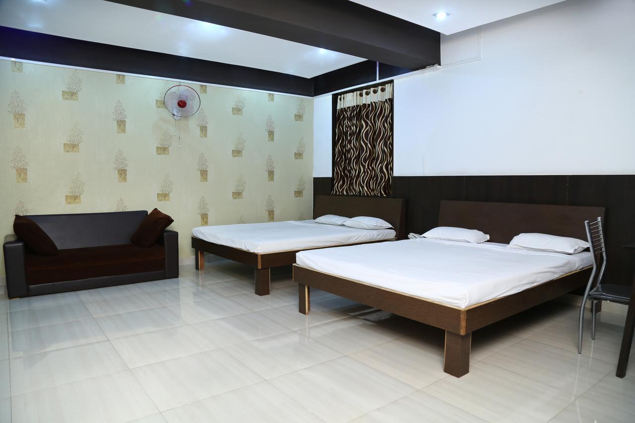 Hotel Maratha Palace,Satara Kamer foto